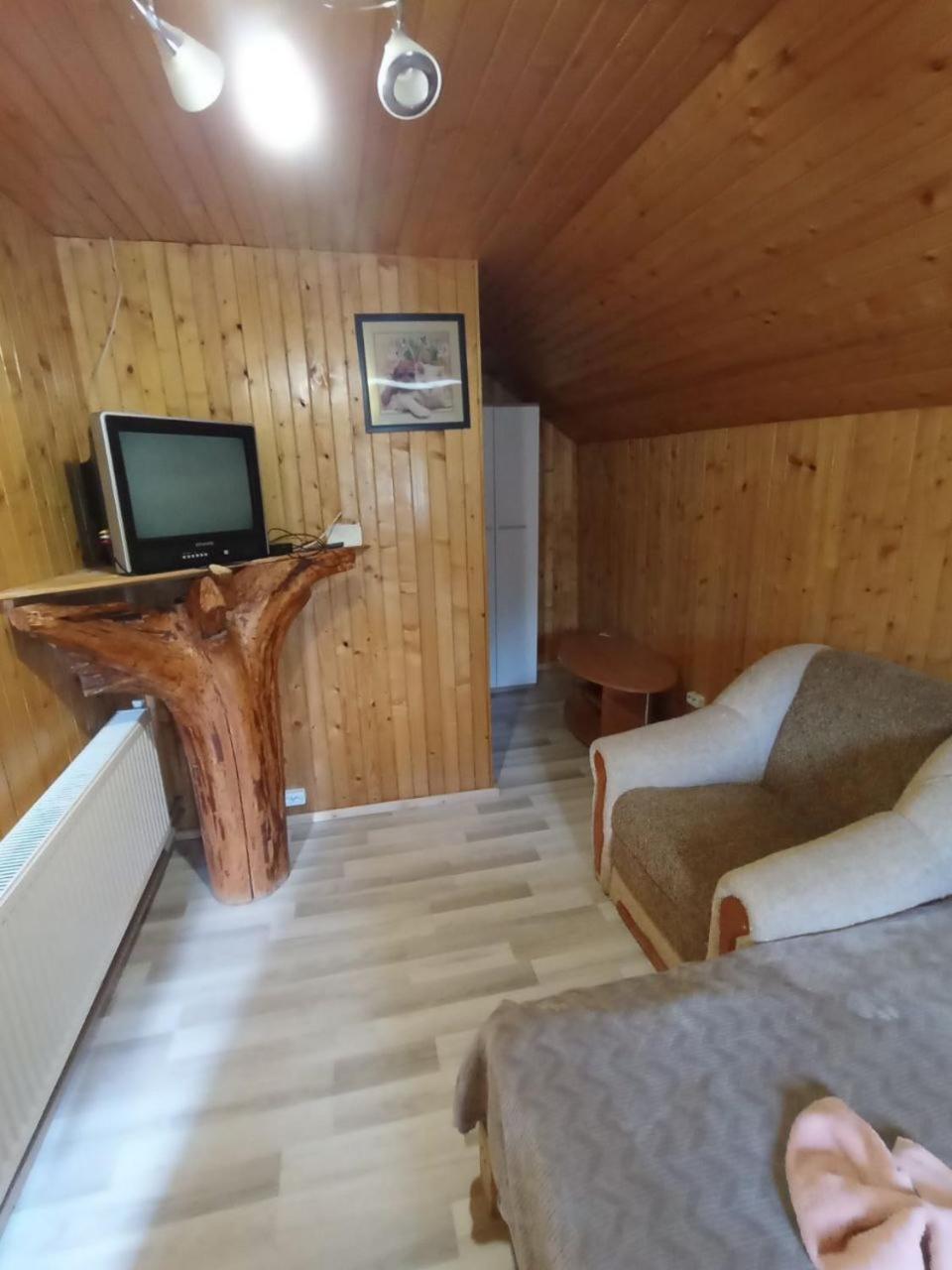 Aparthotel Kazka à Yablunytsya Extérieur photo