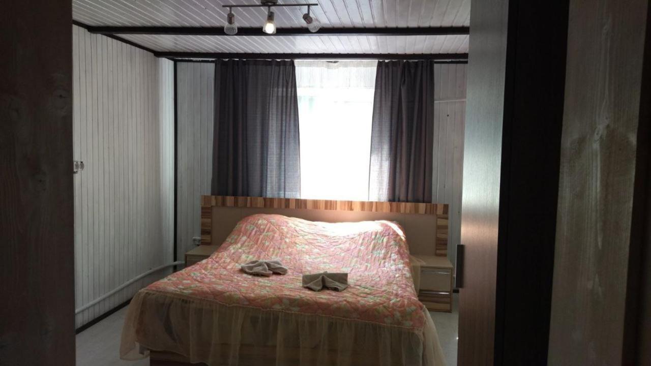 Aparthotel Kazka à Yablunytsya Extérieur photo