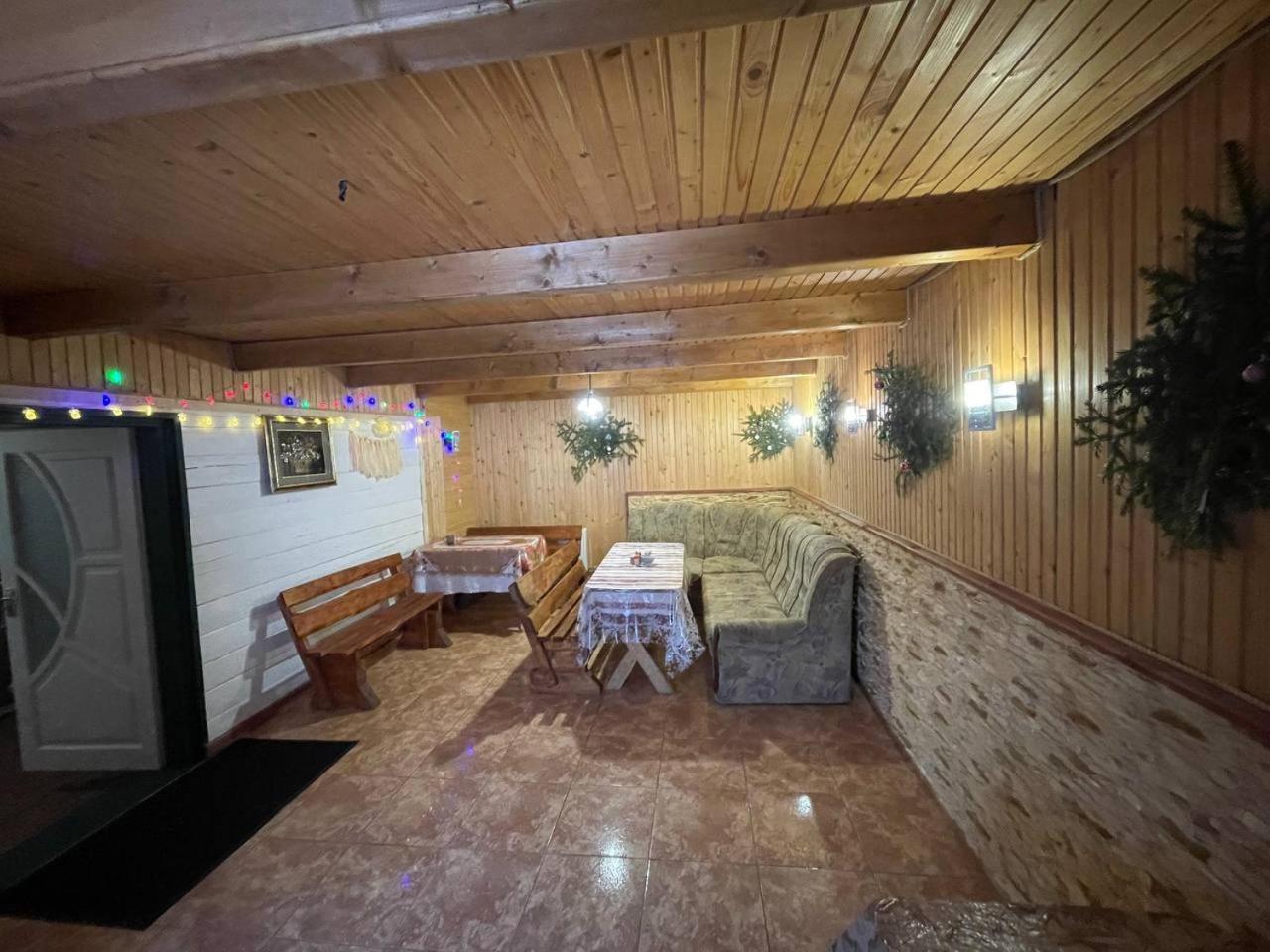Aparthotel Kazka à Yablunytsya Extérieur photo