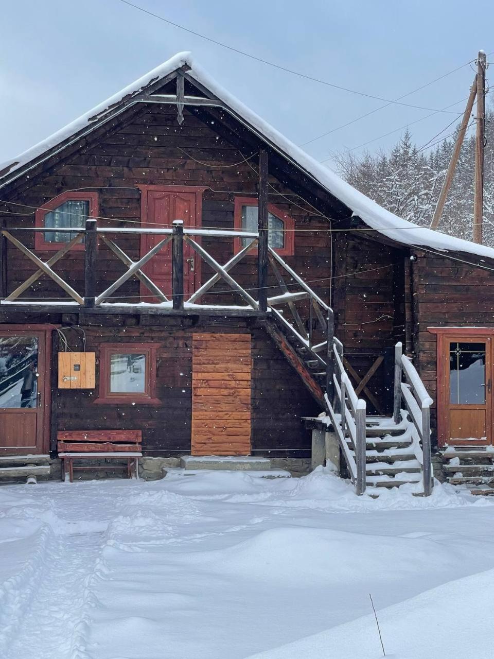 Aparthotel Kazka à Yablunytsya Extérieur photo