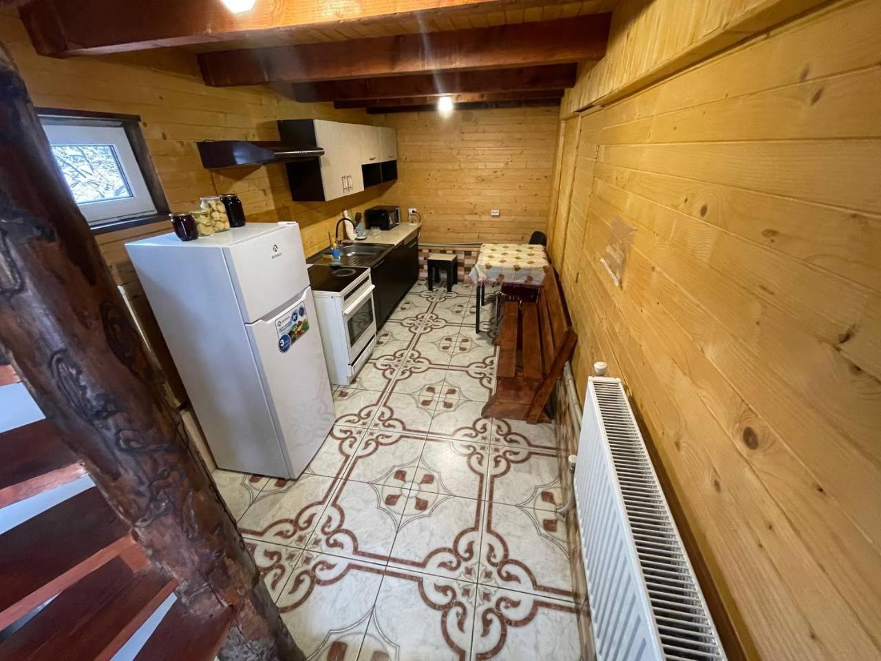 Aparthotel Kazka à Yablunytsya Extérieur photo