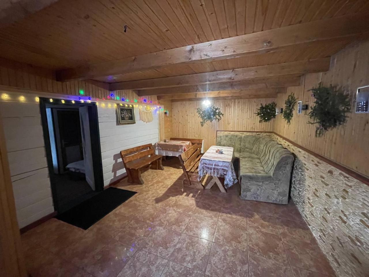 Aparthotel Kazka à Yablunytsya Extérieur photo
